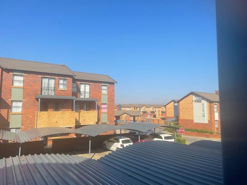 2 Bedroom Property for Sale in Olifantsvlei Gauteng