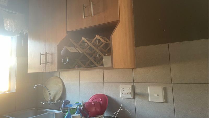 2 Bedroom Property for Sale in Olifantsvlei Gauteng