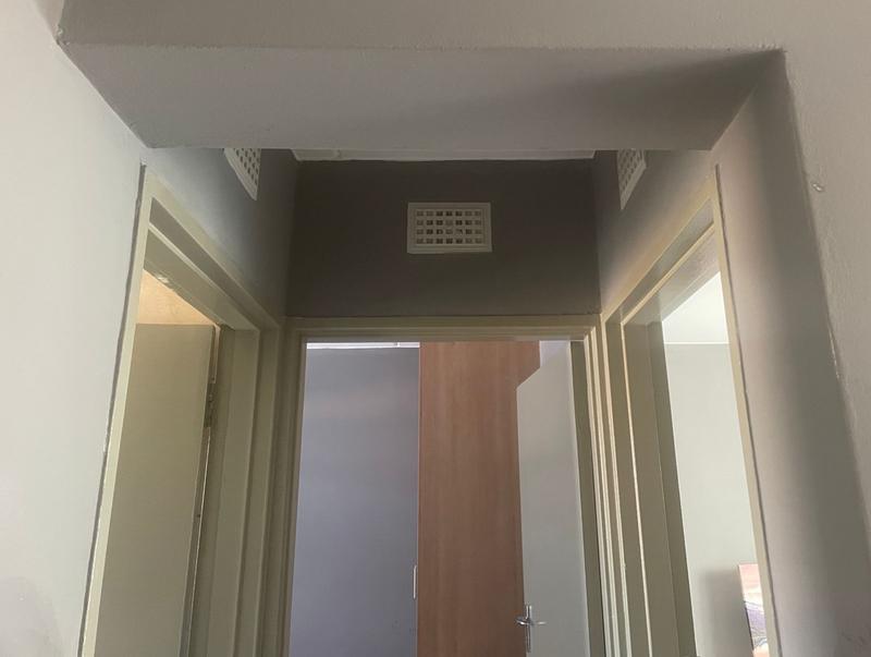 2 Bedroom Property for Sale in Olifantsvlei Gauteng