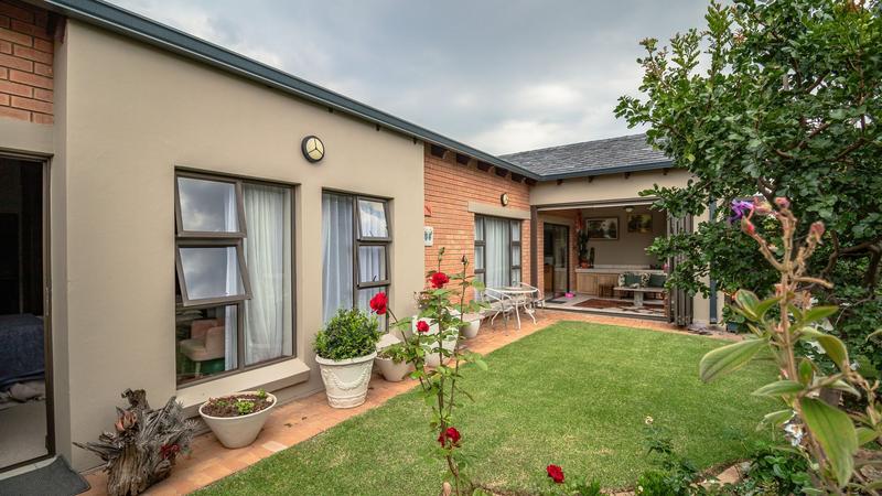 2 Bedroom Property for Sale in Retire at Midstream Gauteng