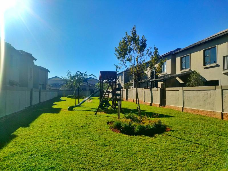 To Let 2 Bedroom Property for Rent in Montana Tuine Gauteng
