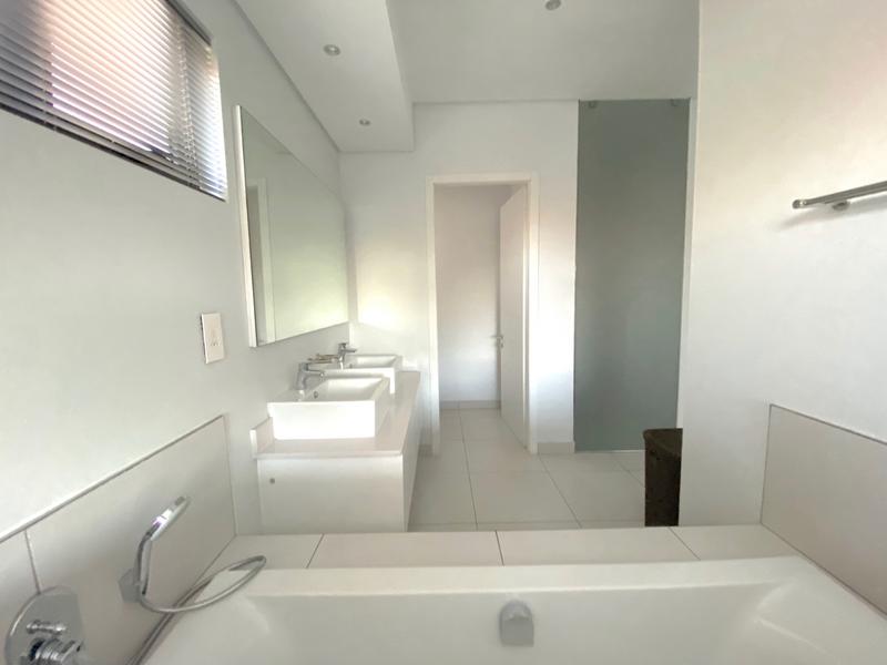 To Let 2 Bedroom Property for Rent in Dunkeld Gauteng