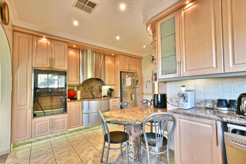 4 Bedroom Property for Sale in Glenvista Gauteng