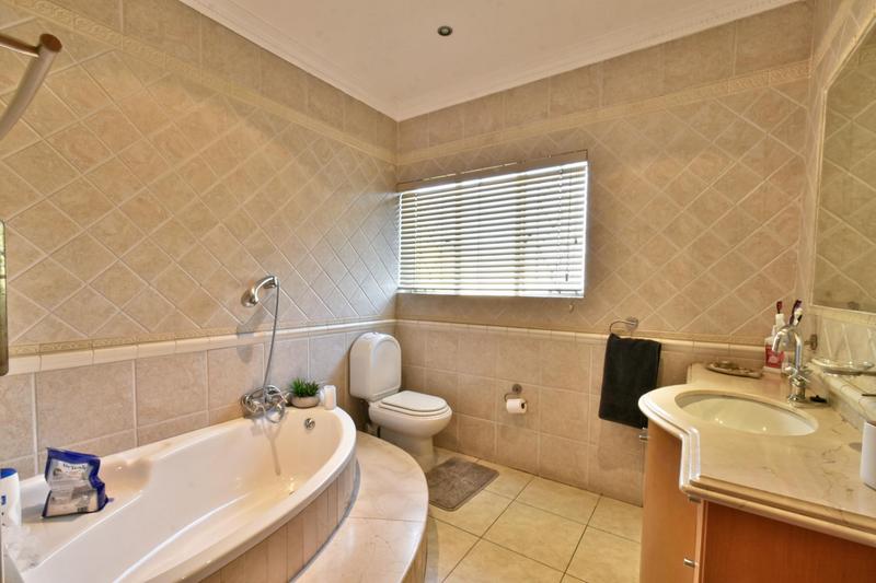 4 Bedroom Property for Sale in Glenvista Gauteng