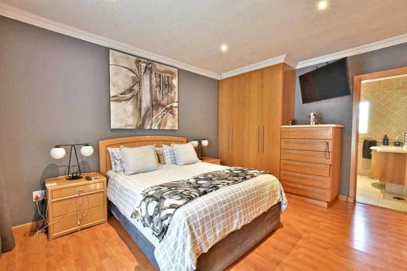 4 Bedroom Property for Sale in Glenvista Gauteng