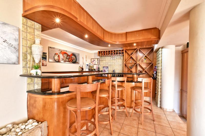 4 Bedroom Property for Sale in Glenvista Gauteng