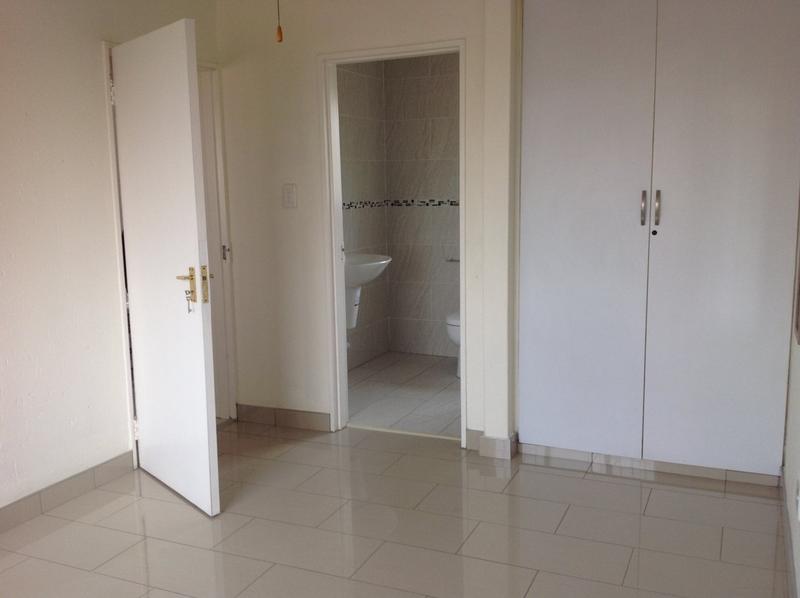 2 Bedroom Property for Sale in Greenstone Hill Gauteng