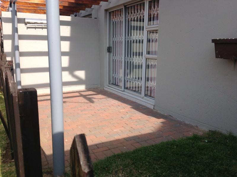 2 Bedroom Property for Sale in Greenstone Hill Gauteng