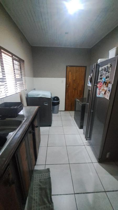 To Let 4 Bedroom Property for Rent in Petersfield Gauteng
