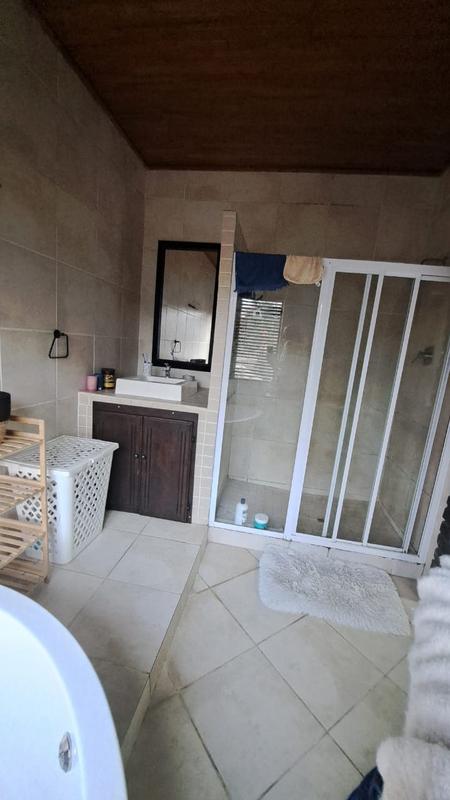 To Let 4 Bedroom Property for Rent in Petersfield Gauteng