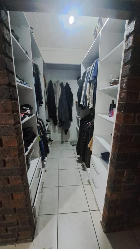 To Let 4 Bedroom Property for Rent in Petersfield Gauteng