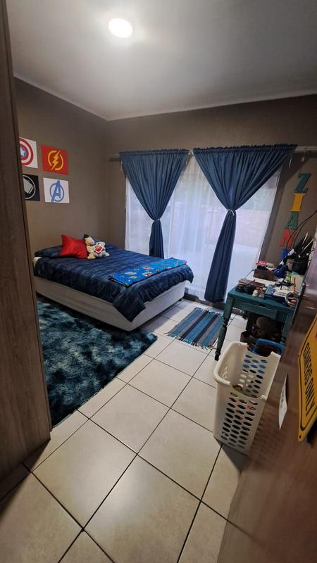 To Let 4 Bedroom Property for Rent in Petersfield Gauteng
