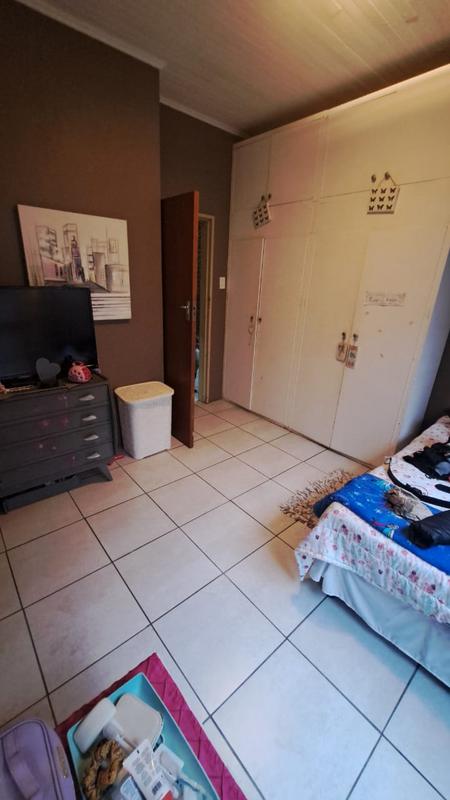To Let 4 Bedroom Property for Rent in Petersfield Gauteng