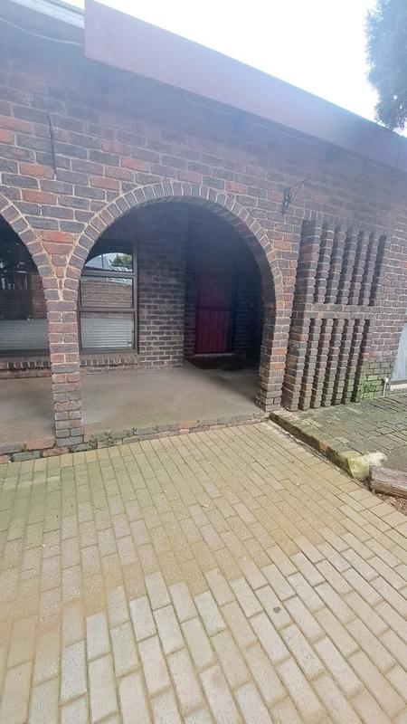 To Let 4 Bedroom Property for Rent in Petersfield Gauteng