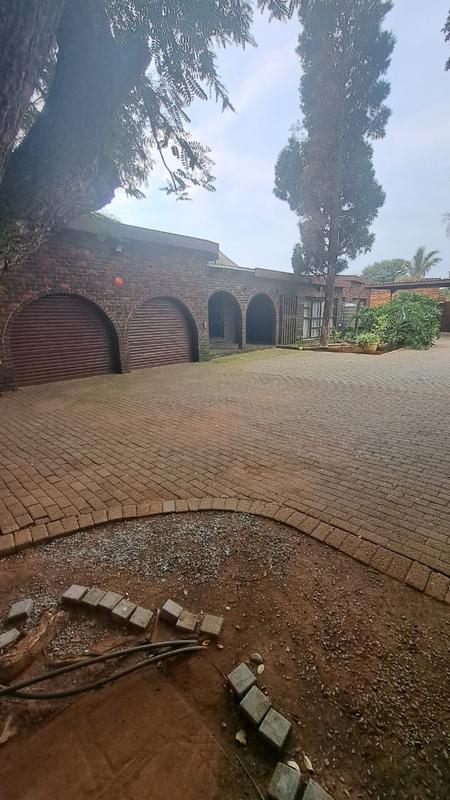 To Let 4 Bedroom Property for Rent in Petersfield Gauteng