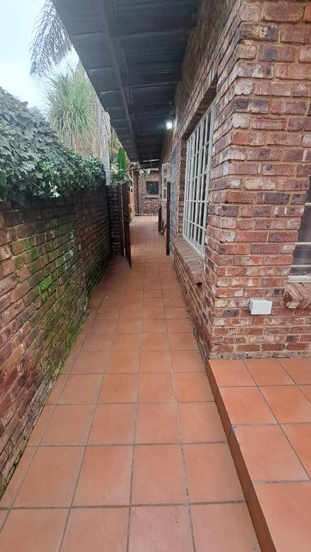 To Let 4 Bedroom Property for Rent in Petersfield Gauteng