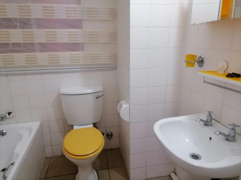 To Let 2 Bedroom Property for Rent in Helderkruin Gauteng