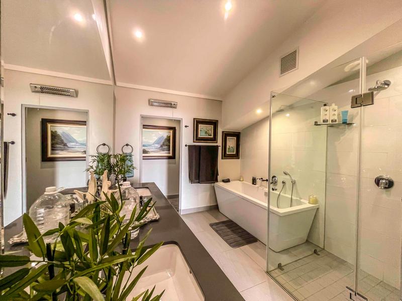 To Let 2 Bedroom Property for Rent in Midfield Estate Gauteng