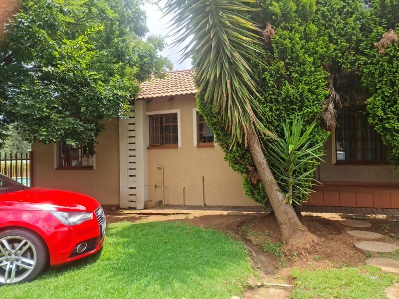 2 Bedroom Property for Sale in Roodepoort West Gauteng