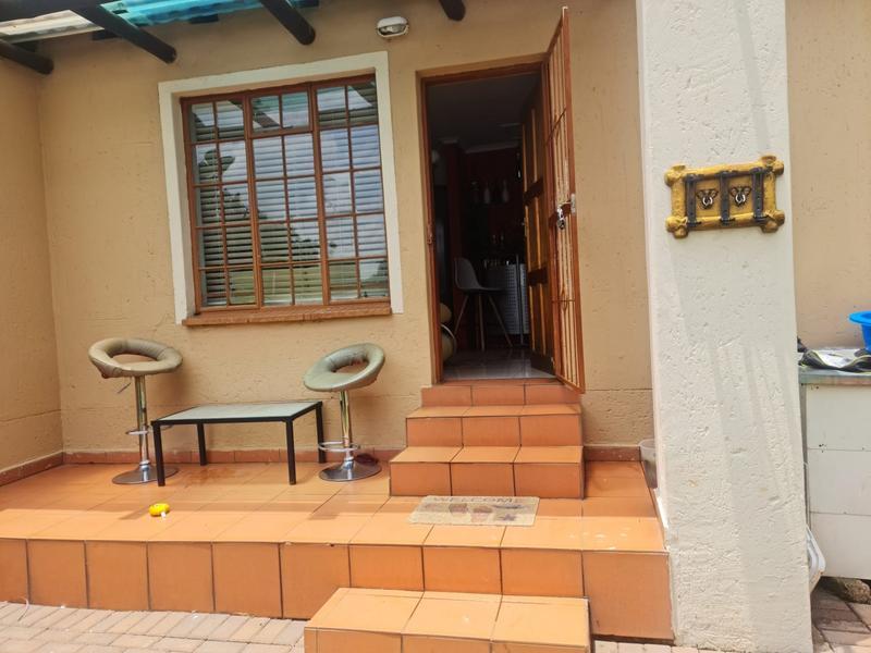 2 Bedroom Property for Sale in Roodepoort West Gauteng
