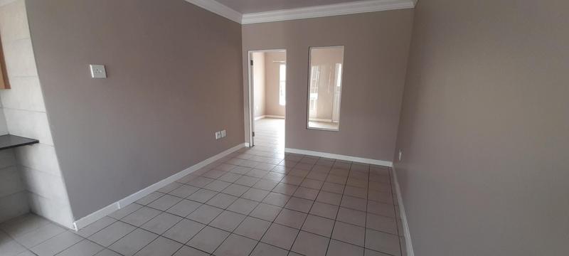 To Let 1 Bedroom Property for Rent in Buccleuch Gauteng
