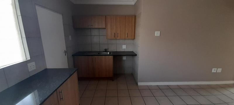 To Let 1 Bedroom Property for Rent in Buccleuch Gauteng
