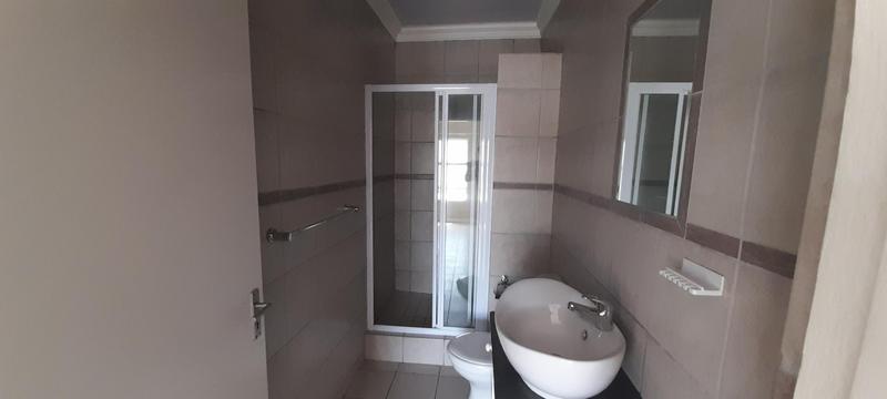 To Let 1 Bedroom Property for Rent in Buccleuch Gauteng