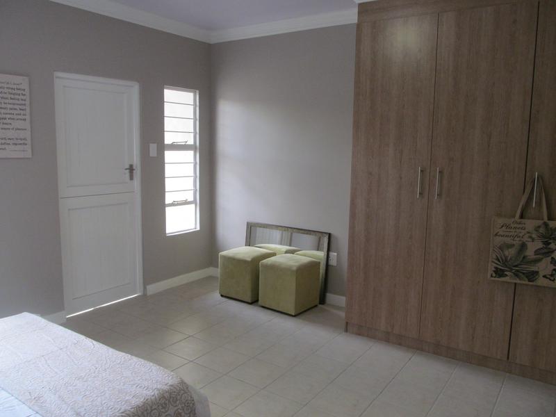 To Let 1 Bedroom Property for Rent in Buccleuch Gauteng