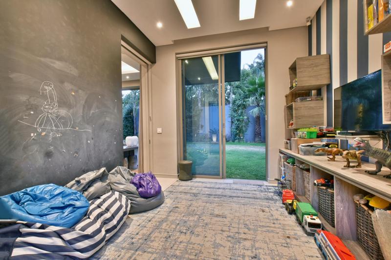 5 Bedroom Property for Sale in Sandown Gauteng