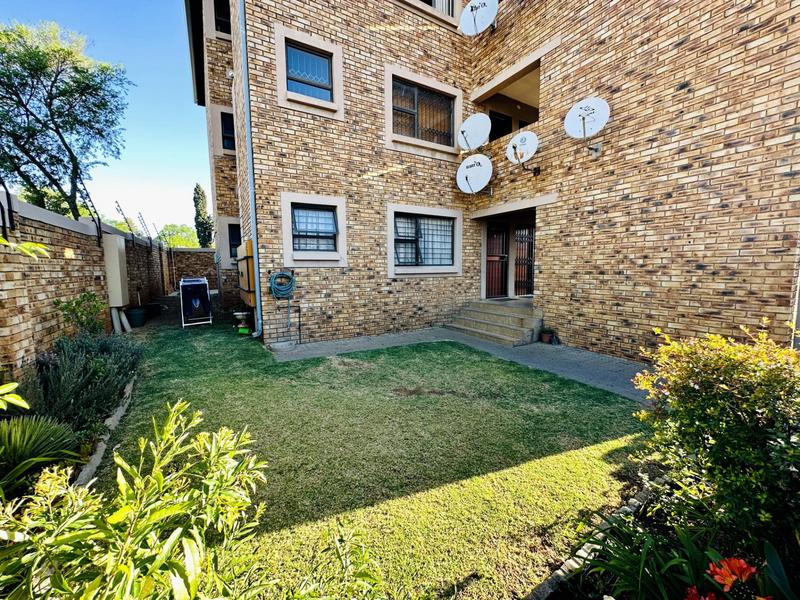2 Bedroom Property for Sale in New Redruth Gauteng