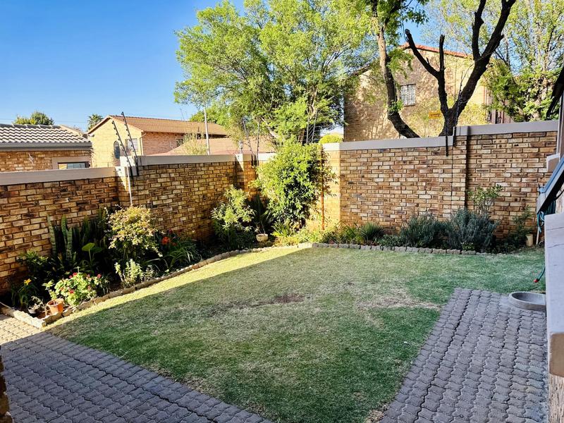 2 Bedroom Property for Sale in New Redruth Gauteng