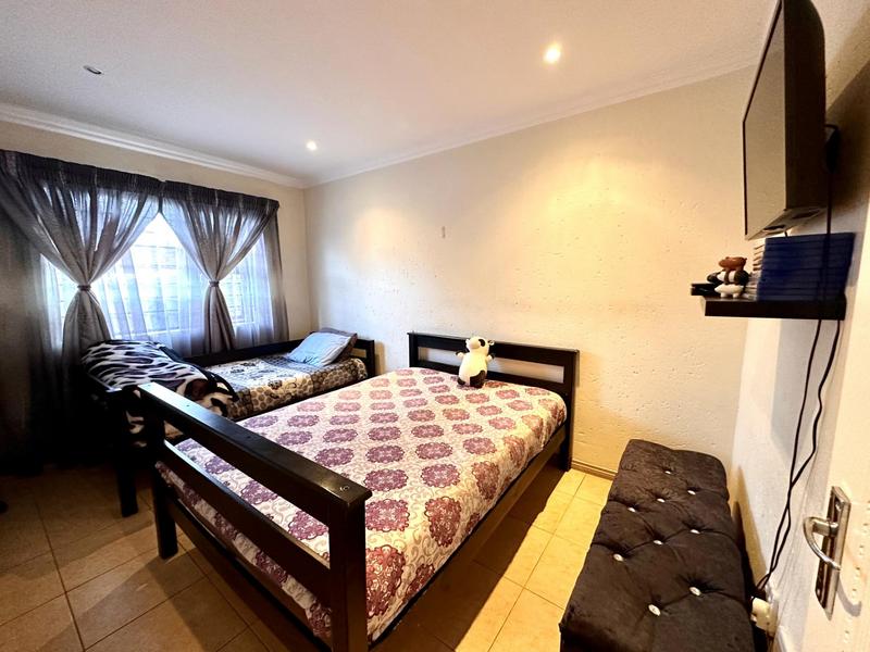 2 Bedroom Property for Sale in New Redruth Gauteng