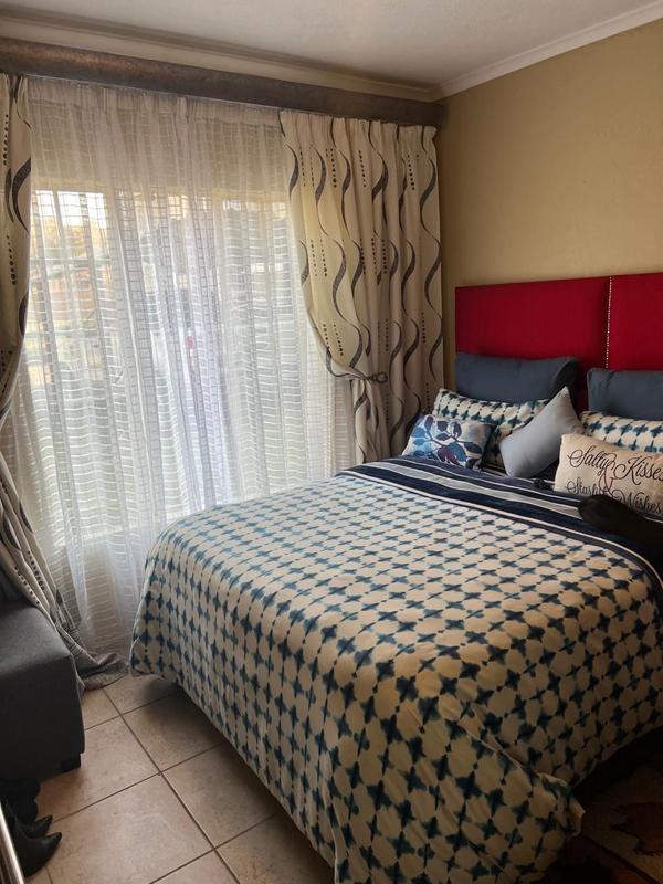 2 Bedroom Property for Sale in Meredale Gauteng