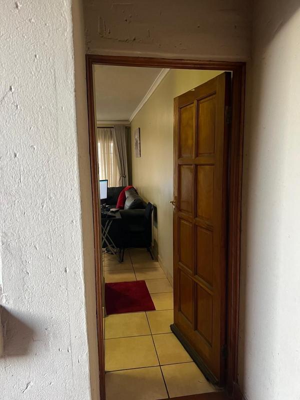 2 Bedroom Property for Sale in Meredale Gauteng