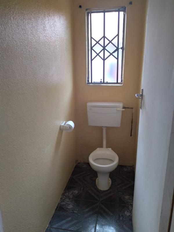To Let 2 Bedroom Property for Rent in Protea Glen Gauteng