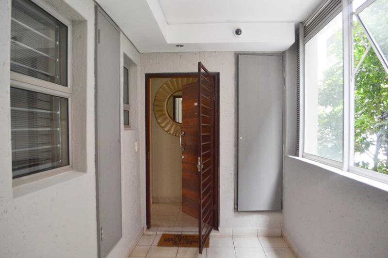 2 Bedroom Property for Sale in Sandhurst Gauteng
