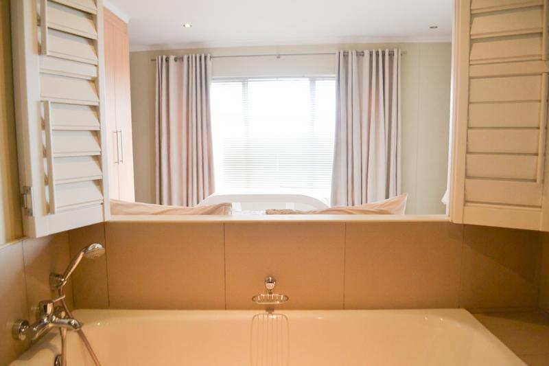 2 Bedroom Property for Sale in Sandhurst Gauteng