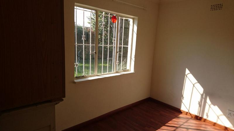 To Let 2 Bedroom Property for Rent in Dawnview Gauteng