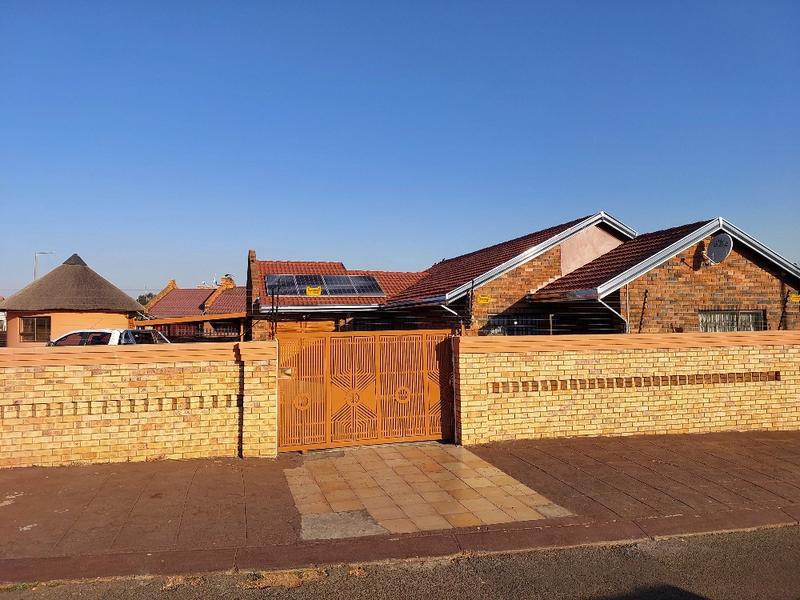 3 Bedroom Property for Sale in Spruit View Gauteng