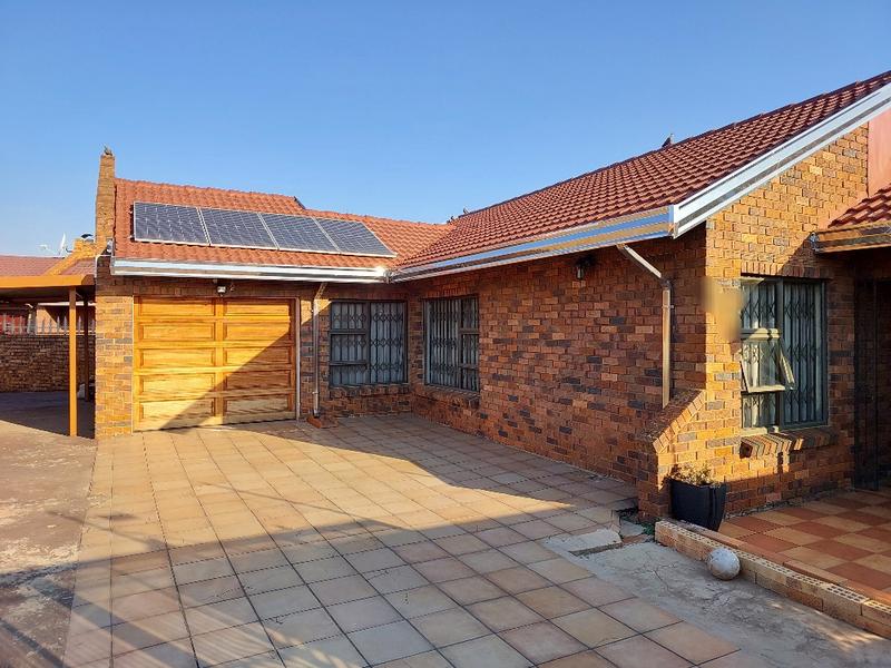 3 Bedroom Property for Sale in Spruit View Gauteng