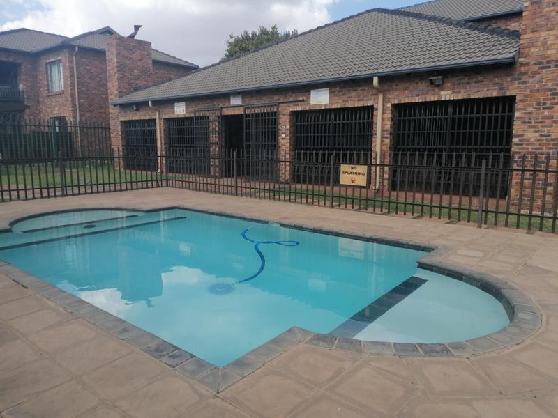 2 Bedroom Property for Sale in Sonneveld Gauteng