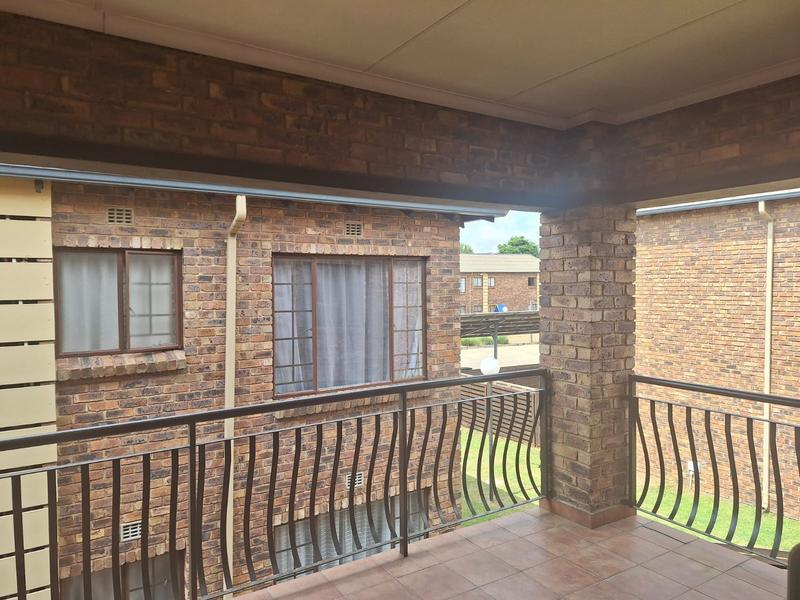 2 Bedroom Property for Sale in Sonneveld Gauteng