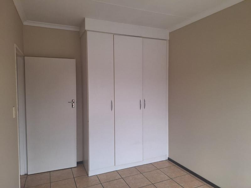 2 Bedroom Property for Sale in Sonneveld Gauteng