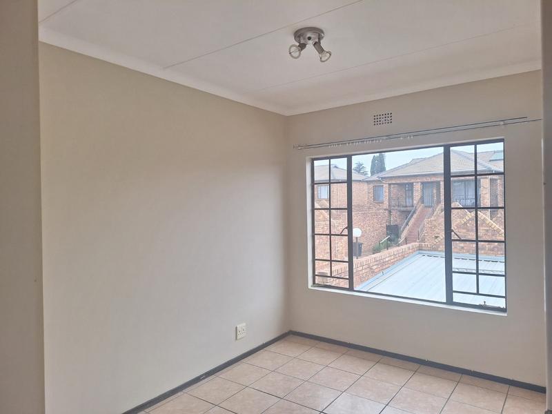 2 Bedroom Property for Sale in Sonneveld Gauteng