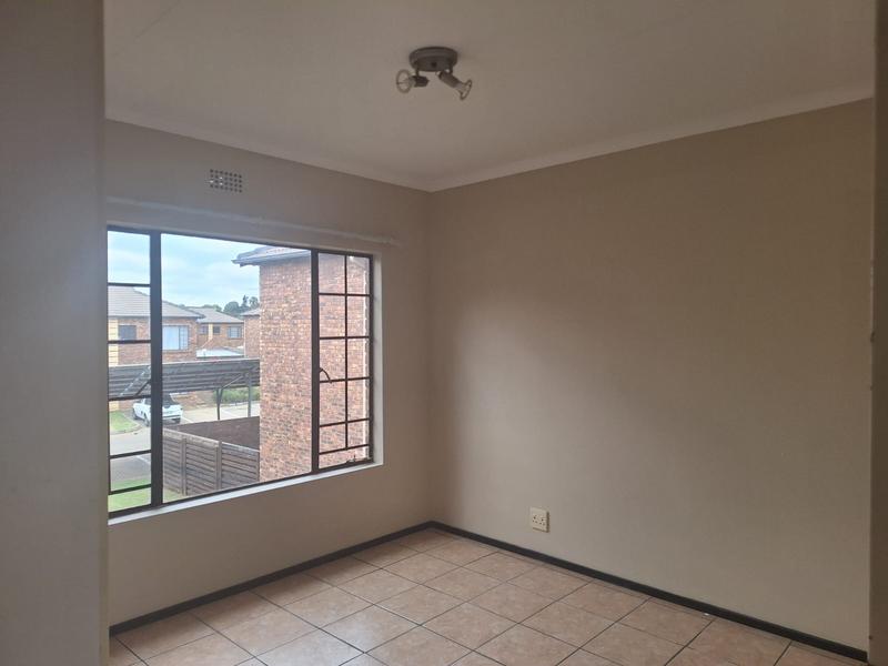 2 Bedroom Property for Sale in Sonneveld Gauteng