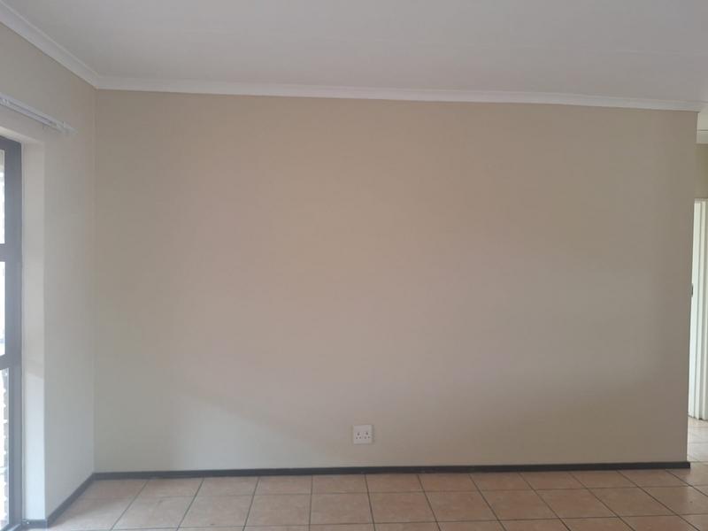 2 Bedroom Property for Sale in Sonneveld Gauteng
