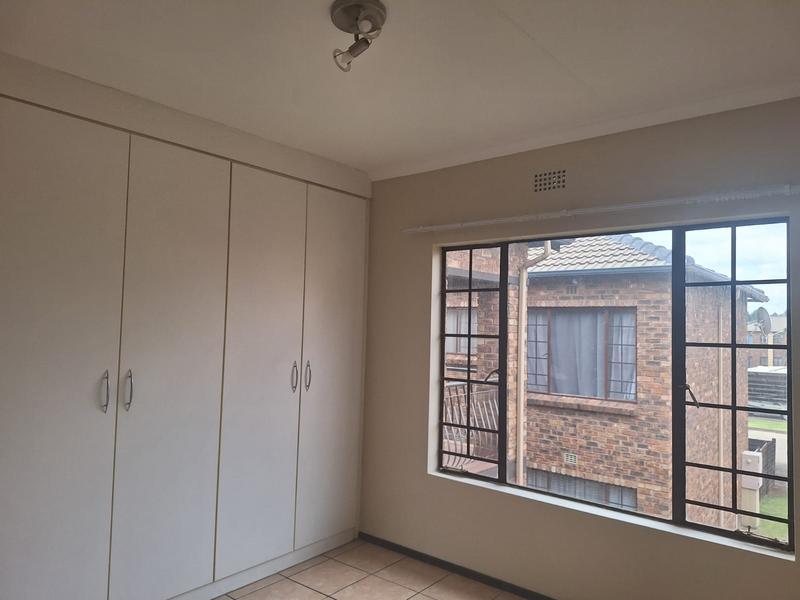 2 Bedroom Property for Sale in Sonneveld Gauteng