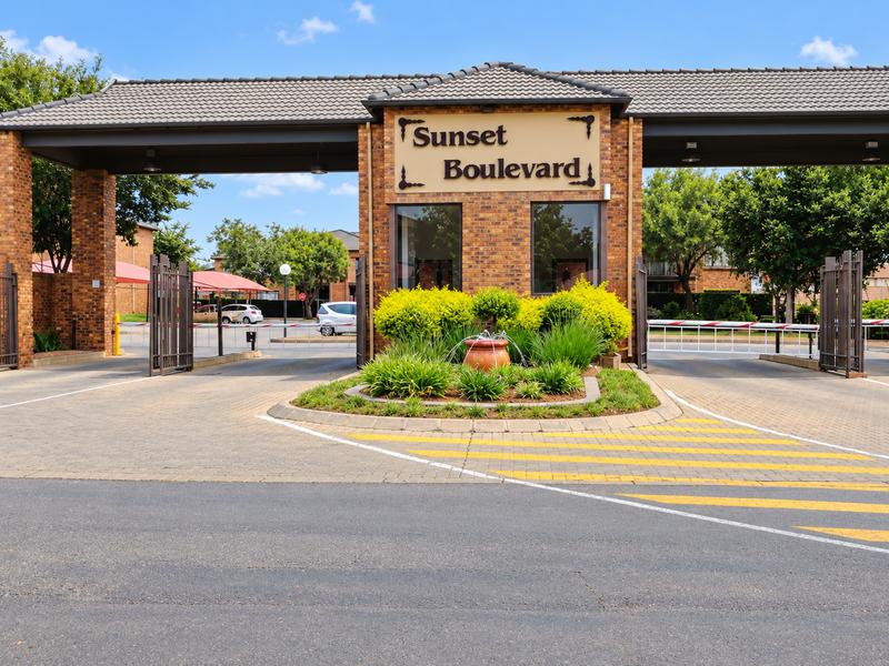 2 Bedroom Property for Sale in Sonneveld Gauteng