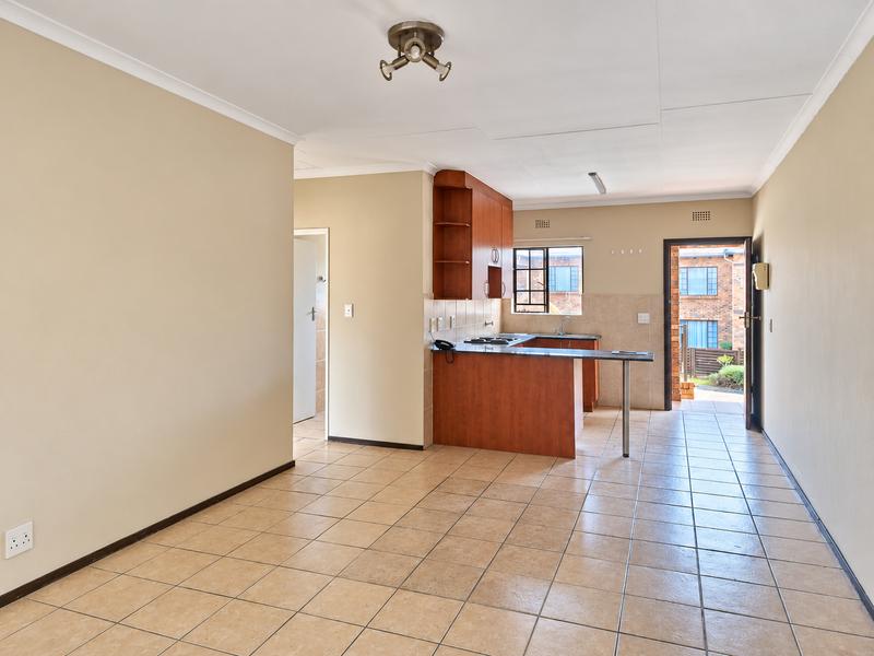 2 Bedroom Property for Sale in Sonneveld Gauteng