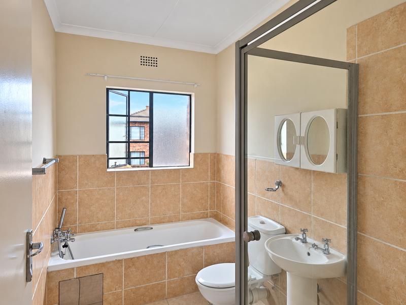 2 Bedroom Property for Sale in Sonneveld Gauteng